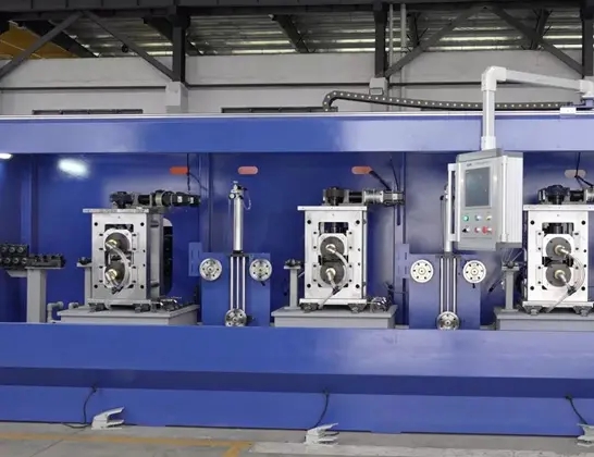 אילו חומרים מעובדים בעיקר על ידי Two High Rolling Machine